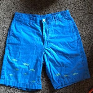 Vineyard vines men blue shorts with green fish